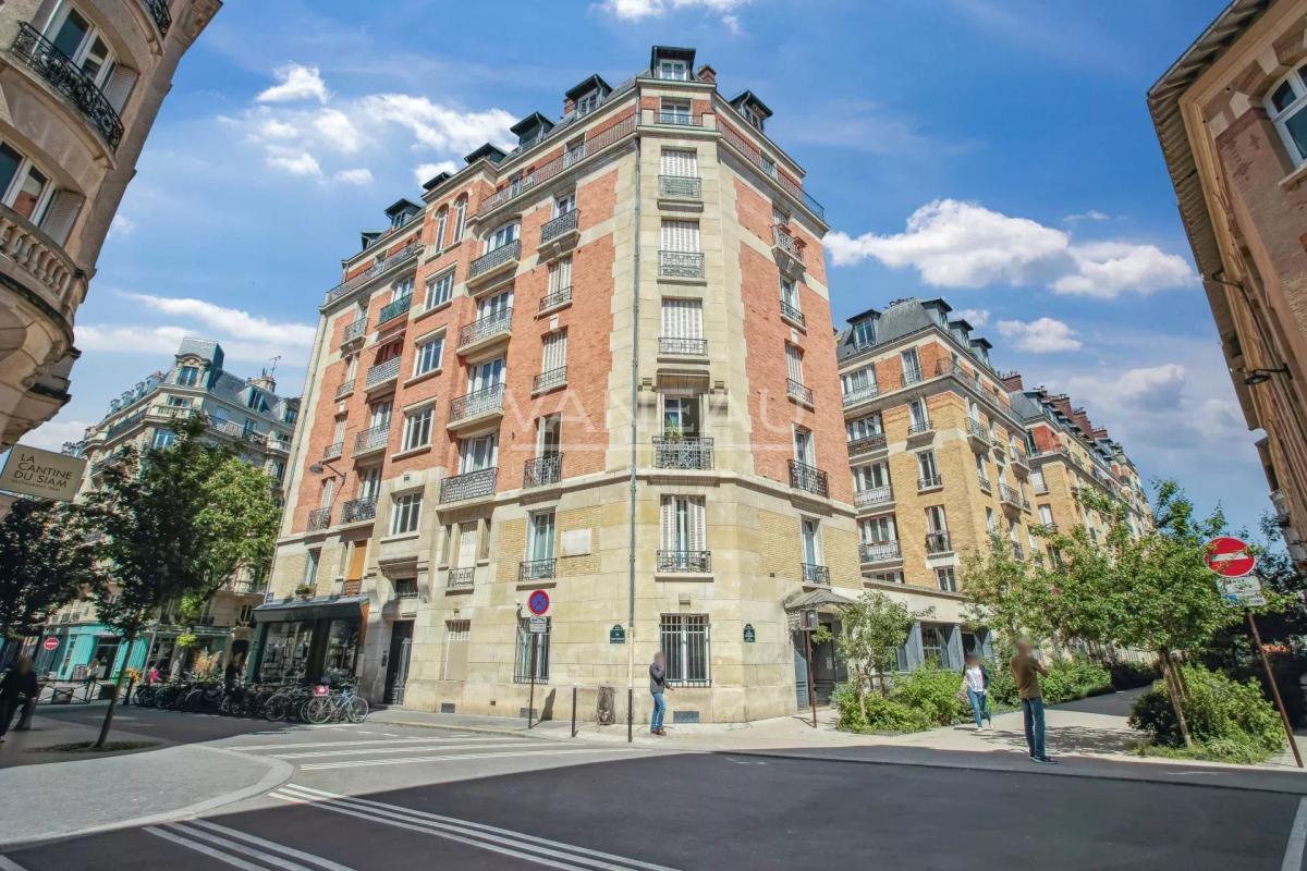 PARIS XIIe - Aligre / Gare de Lyon - Deux pièces calme beaux vol