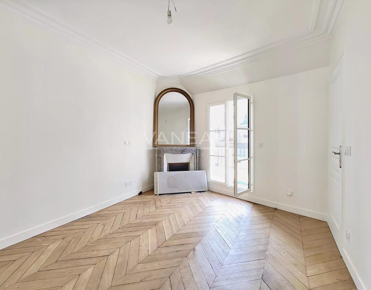 Paris IIe - Montorgueil - Appartement dernier étage avec terrass