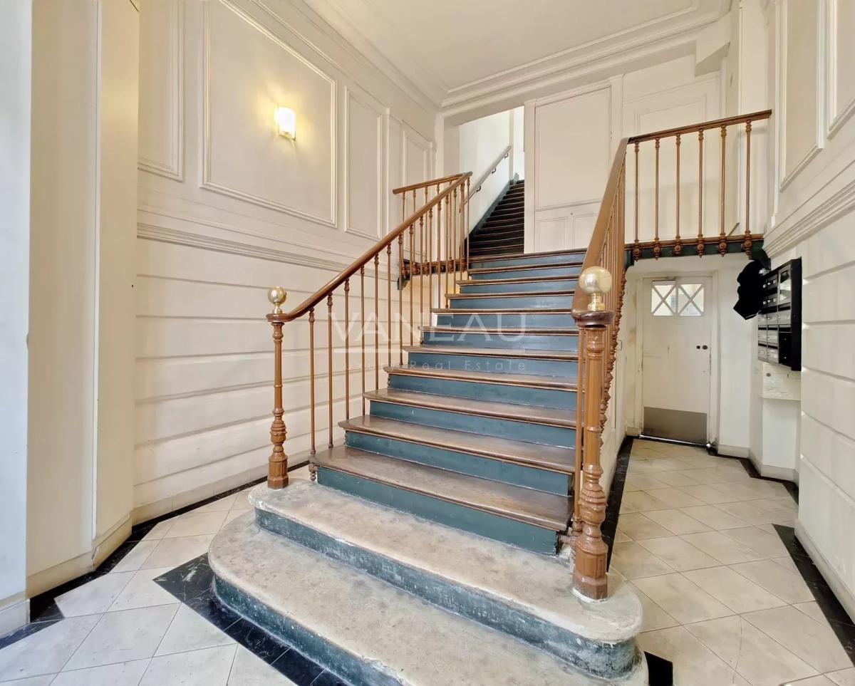 Paris IIe - Montorgueil - Appartement dernier étage avec terrass