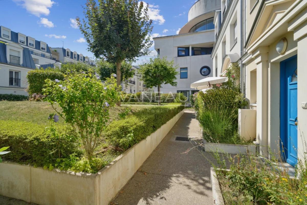 Puteaux - Maison familiale avec jardin - 122 m²