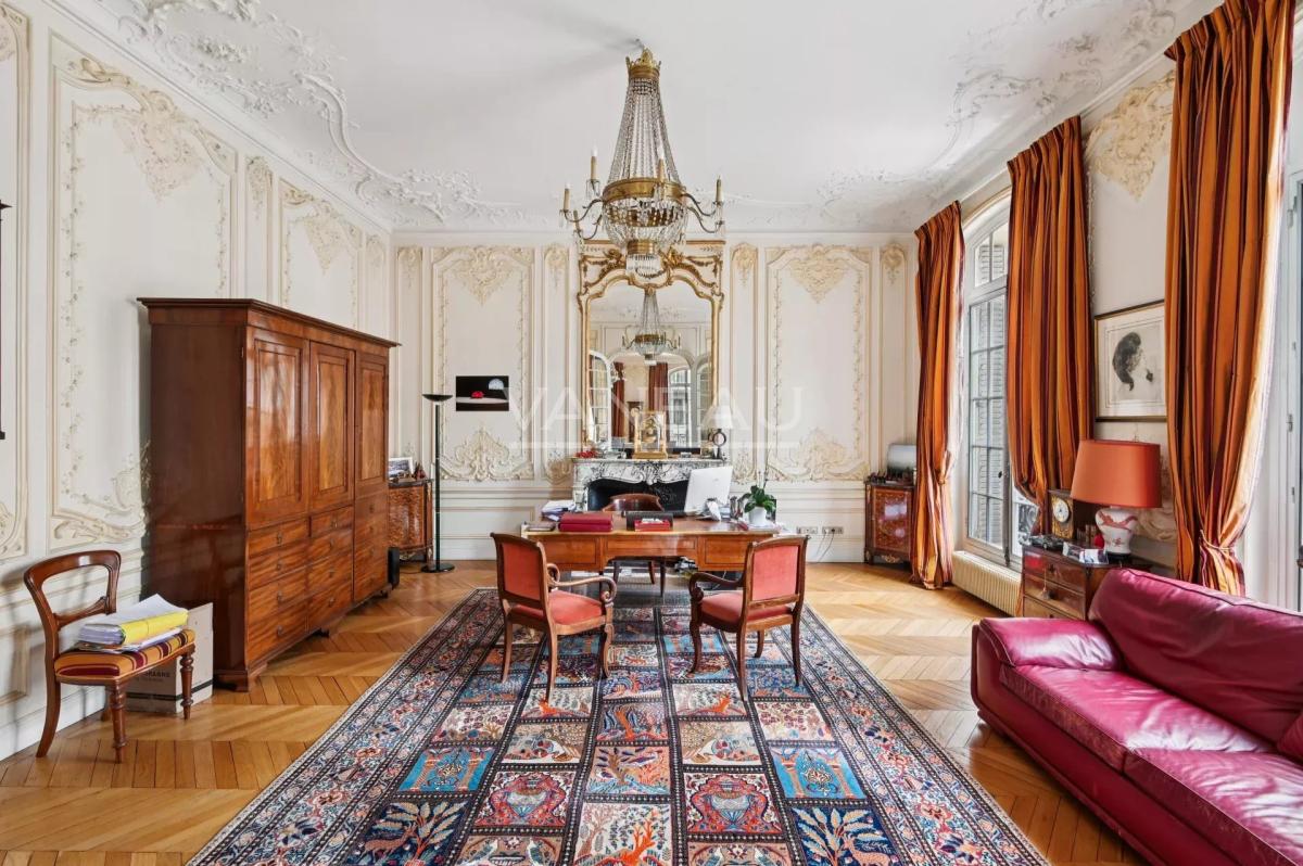 Paris XVIe - IENA - Place de l'Amiral de Grasse.