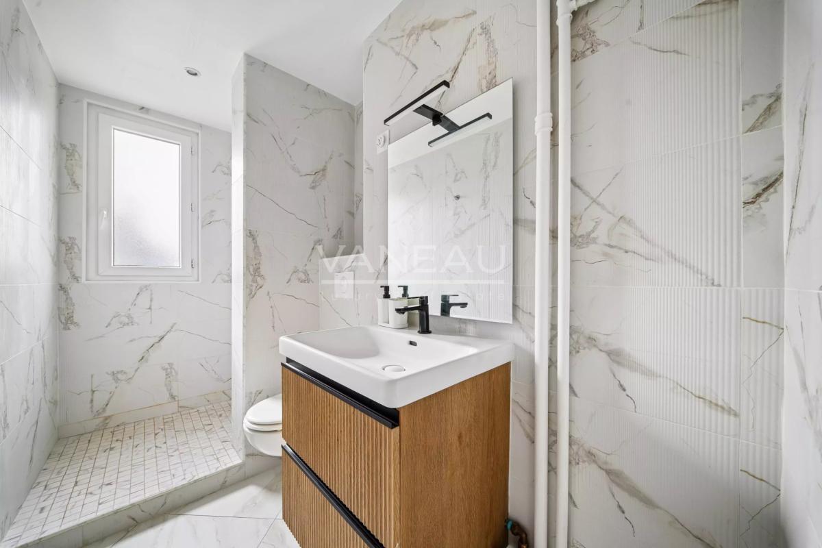 Boulogne - En parfait état - En étage avec ascenseur