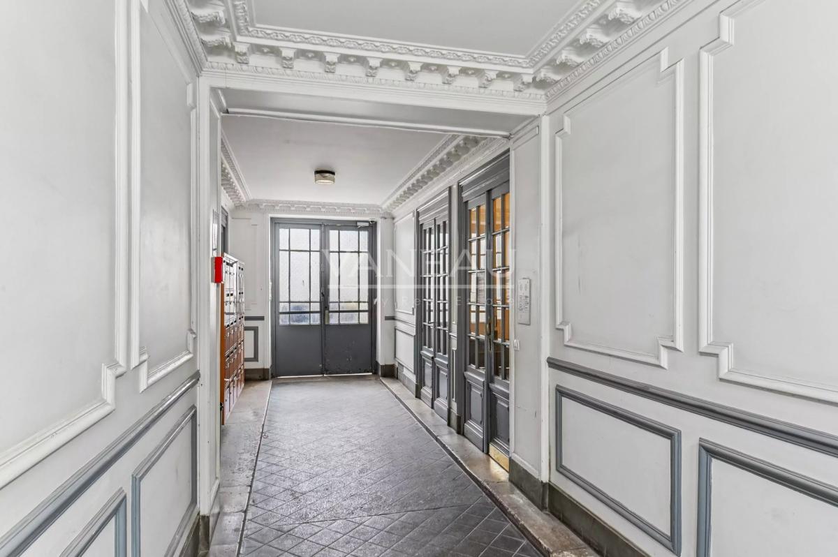 Levallois - Charme de l'ancien - 1 ou 2 chambres avec balcon