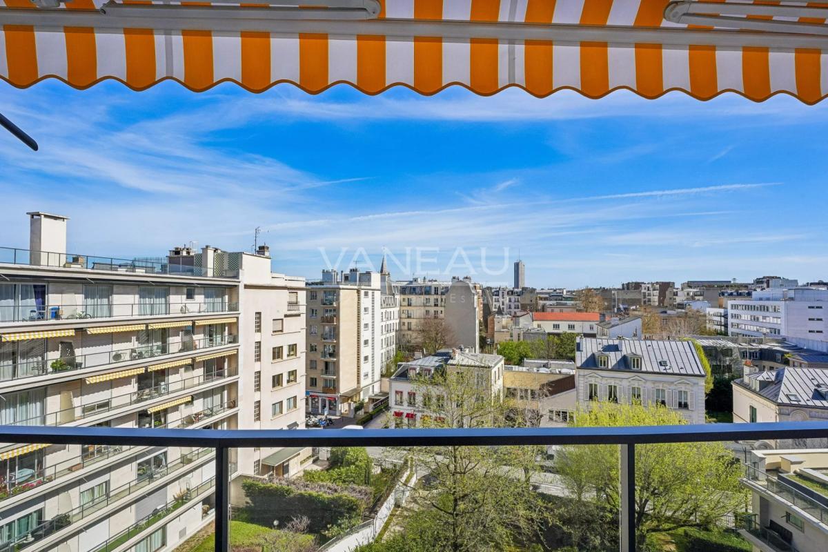 Neuilly - Mairie - Calme sur jardin