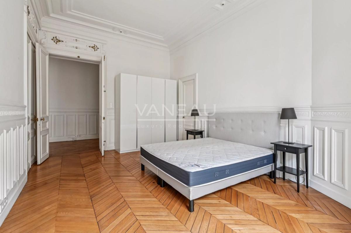 Paris  XVI  - Jasmin - Appartement familial et de réception - Qu