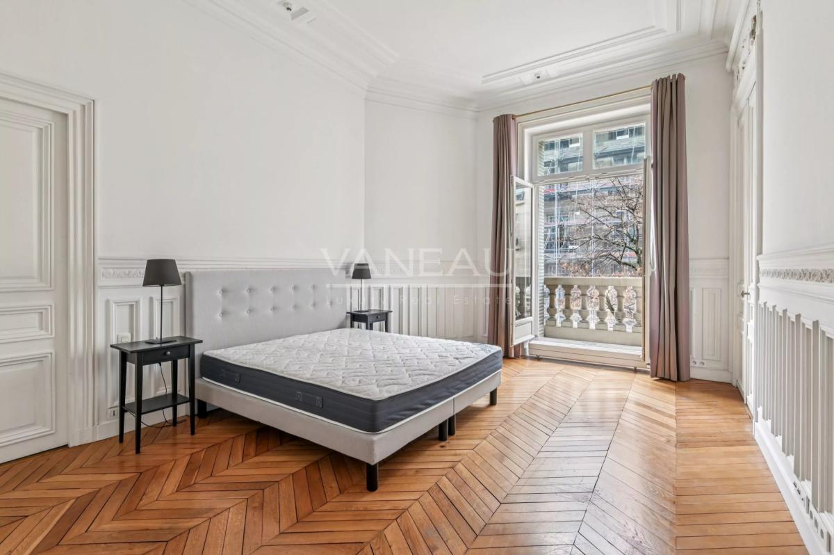 Paris  XVI  - Jasmin - Appartement familial et de réception - Qu