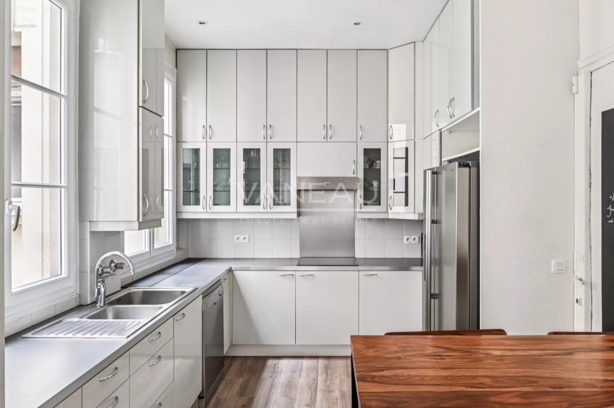 Paris  XVI  - Jasmin - Appartement familial et de réception - Qu