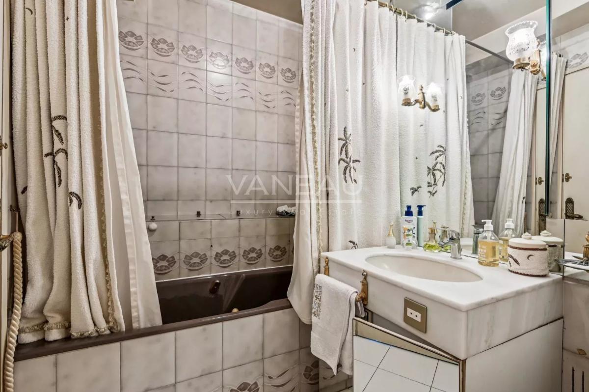 PARIS XVIe - DAUPHINE - Appartement familial en étage élevé - Vu