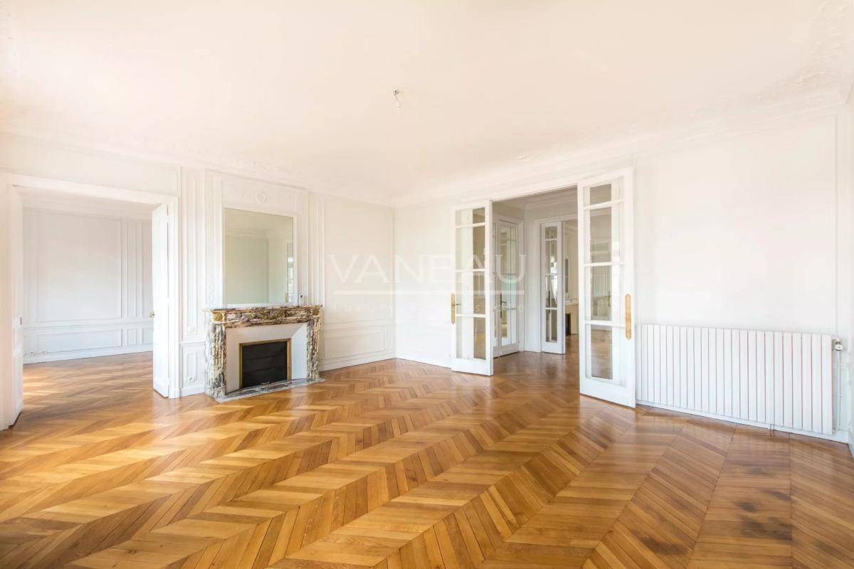 PARIS VIe _ Assas / Luxembourg - familial et de réception