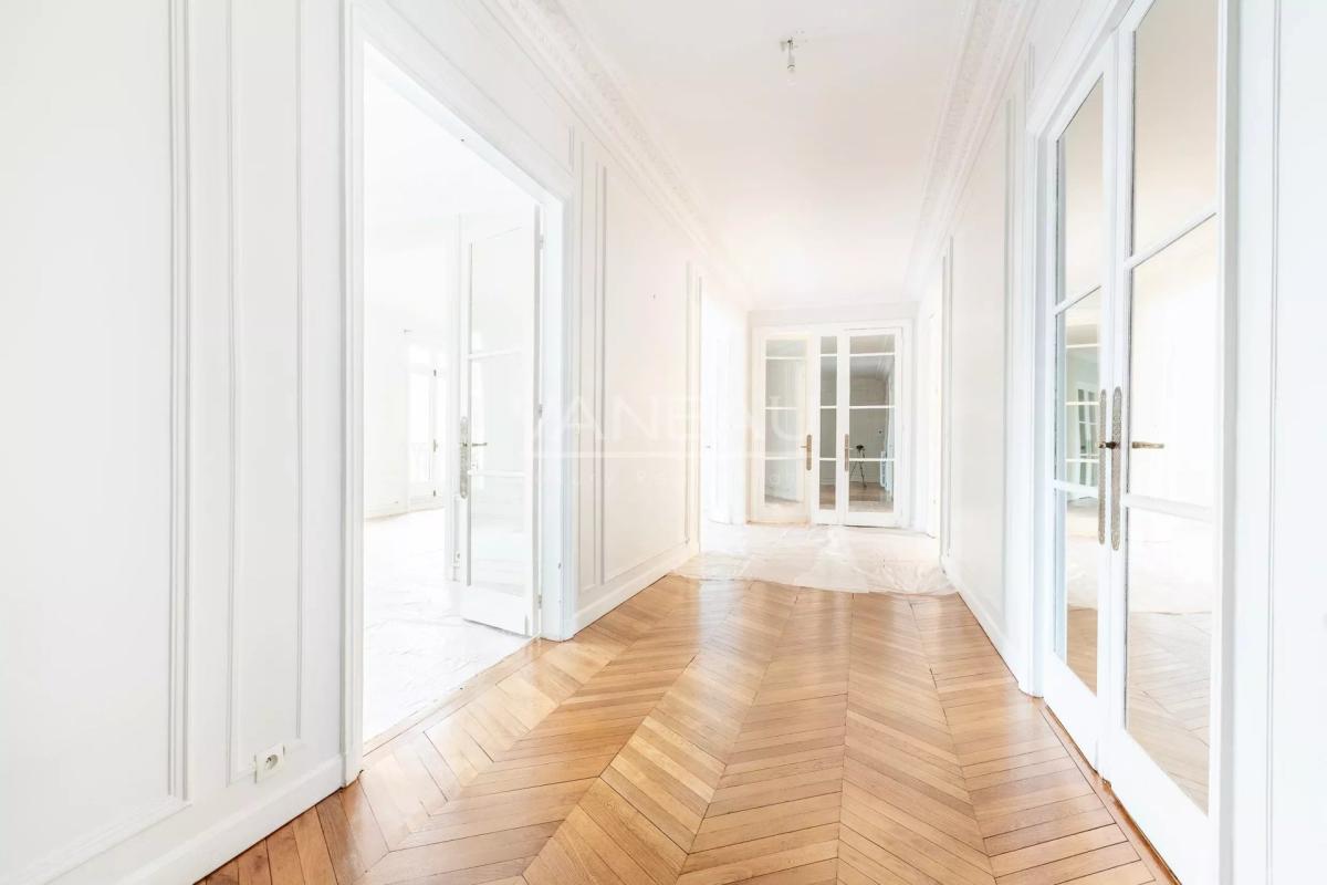 PARIS VIe _ Assas / Luxembourg - familial et de réception