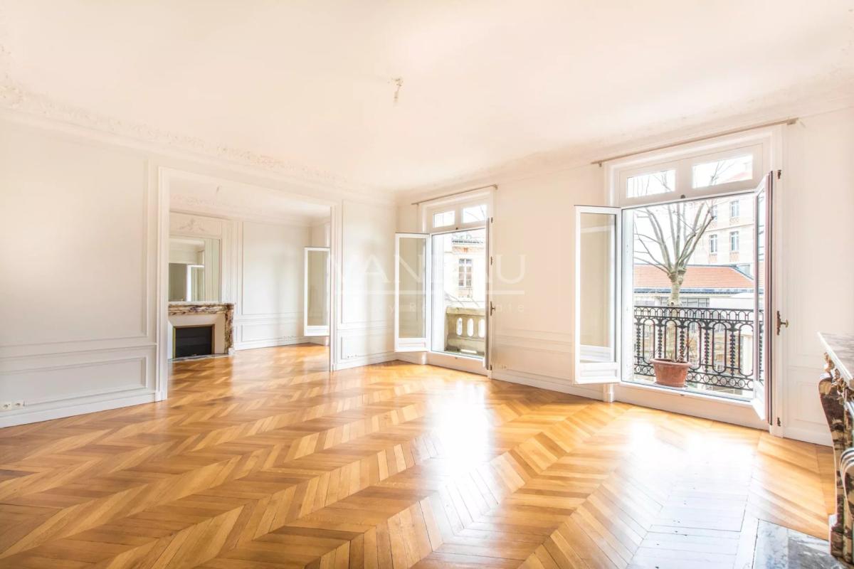 PARIS VIe _ Assas / Luxembourg - familial et de réception