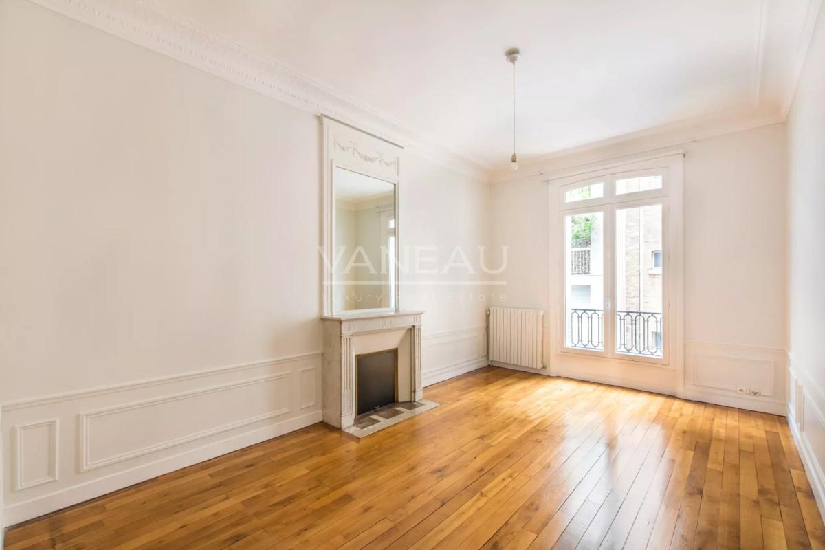 PARIS VIe _ Assas / Luxembourg - familial et de réception