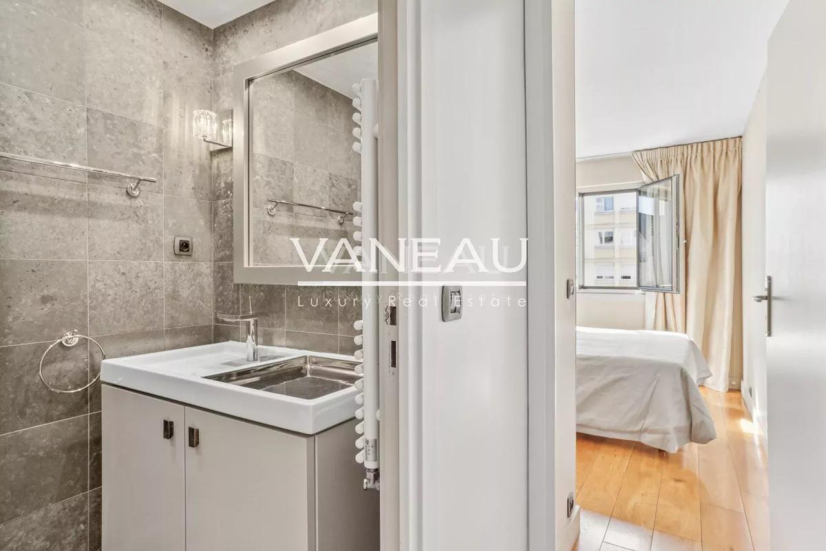 Paris XIXe - JOURDAIN - AMERIQUE - Appartement Familial en étage