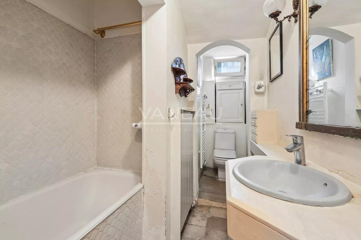 PARIS VIIe - quartier des antiquaires - 2 chambres