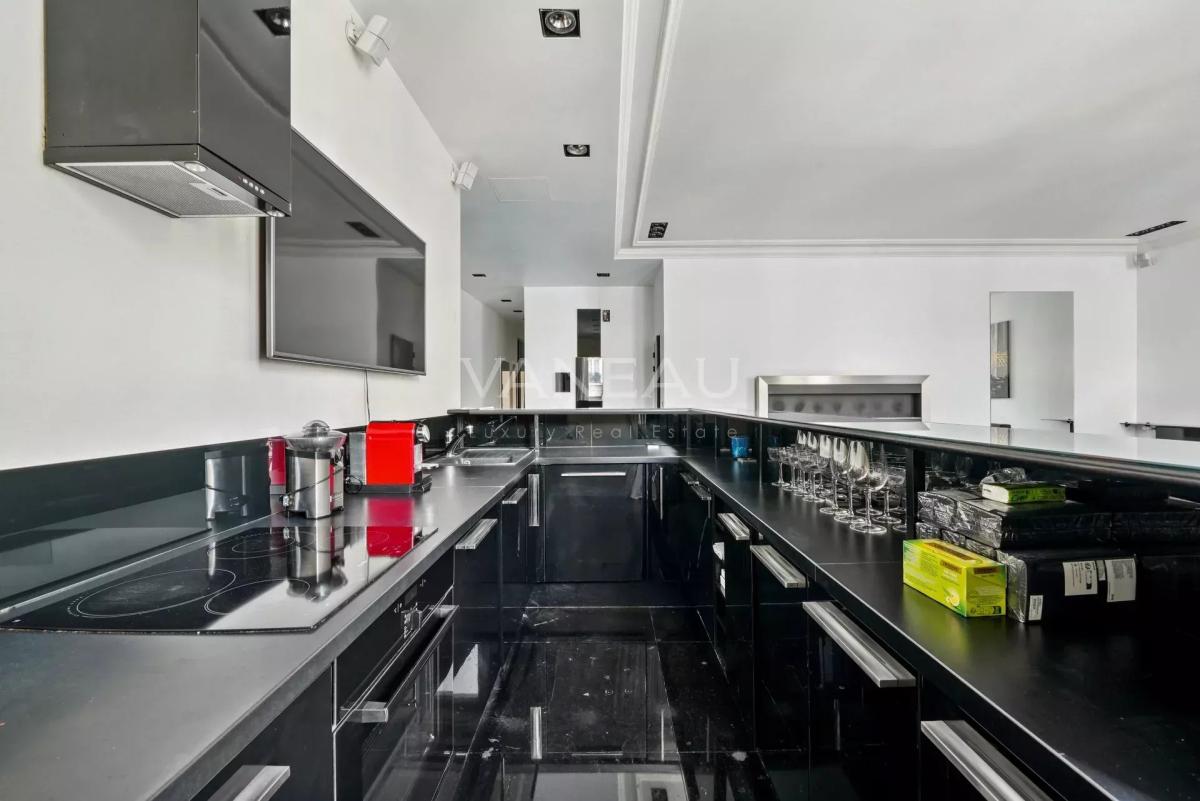 Paris VIII - Triangle d'or  - Quartier Saint Philippe du Roule