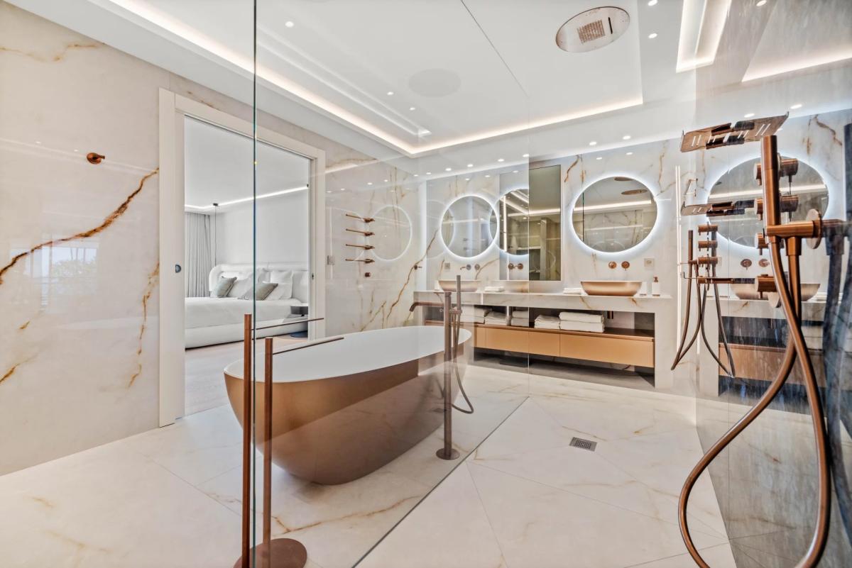 Cannes Croisette Appartement 6 pièces vue mer à vendre