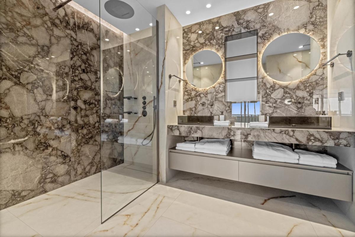 Cannes Croisette Appartement 6 pièces vue mer à vendre