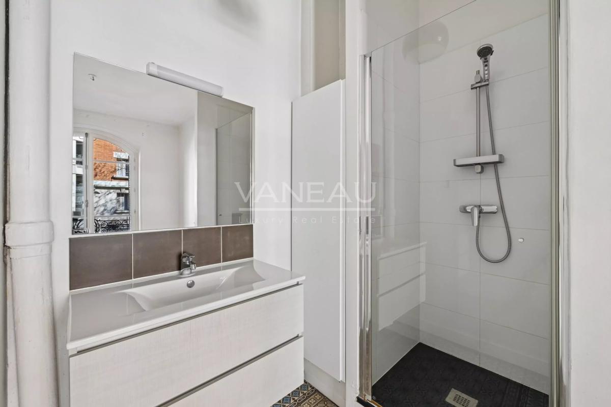 PARIS XVIe - EGLISE D'AUTEUIL - BEL APPARTEMENT FAMILIAL - 4 à 5