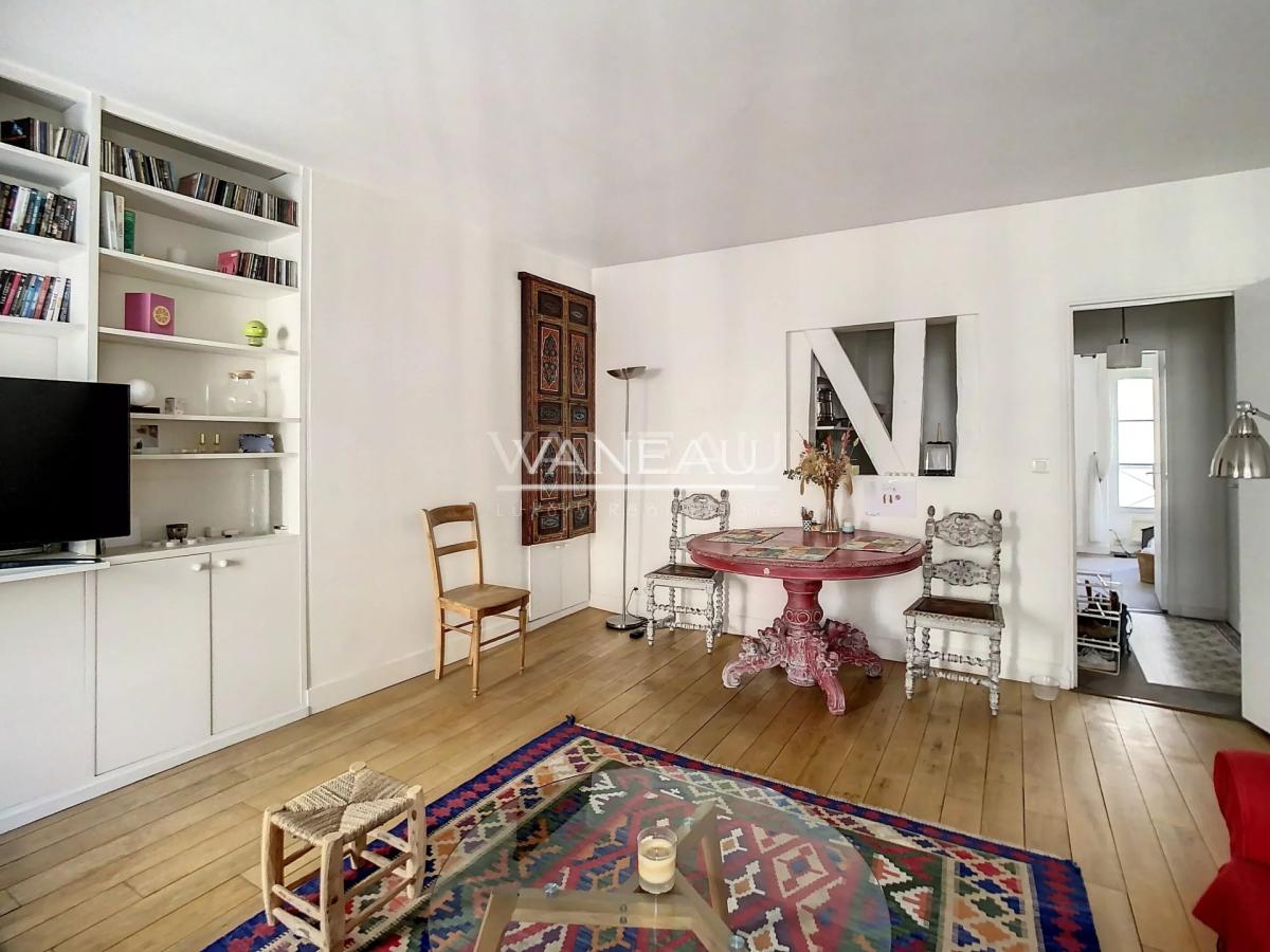 PARIS VIe -  DEUX PIECES POUR PIED A TERRE IDEAL  BAIL CODE CIVI