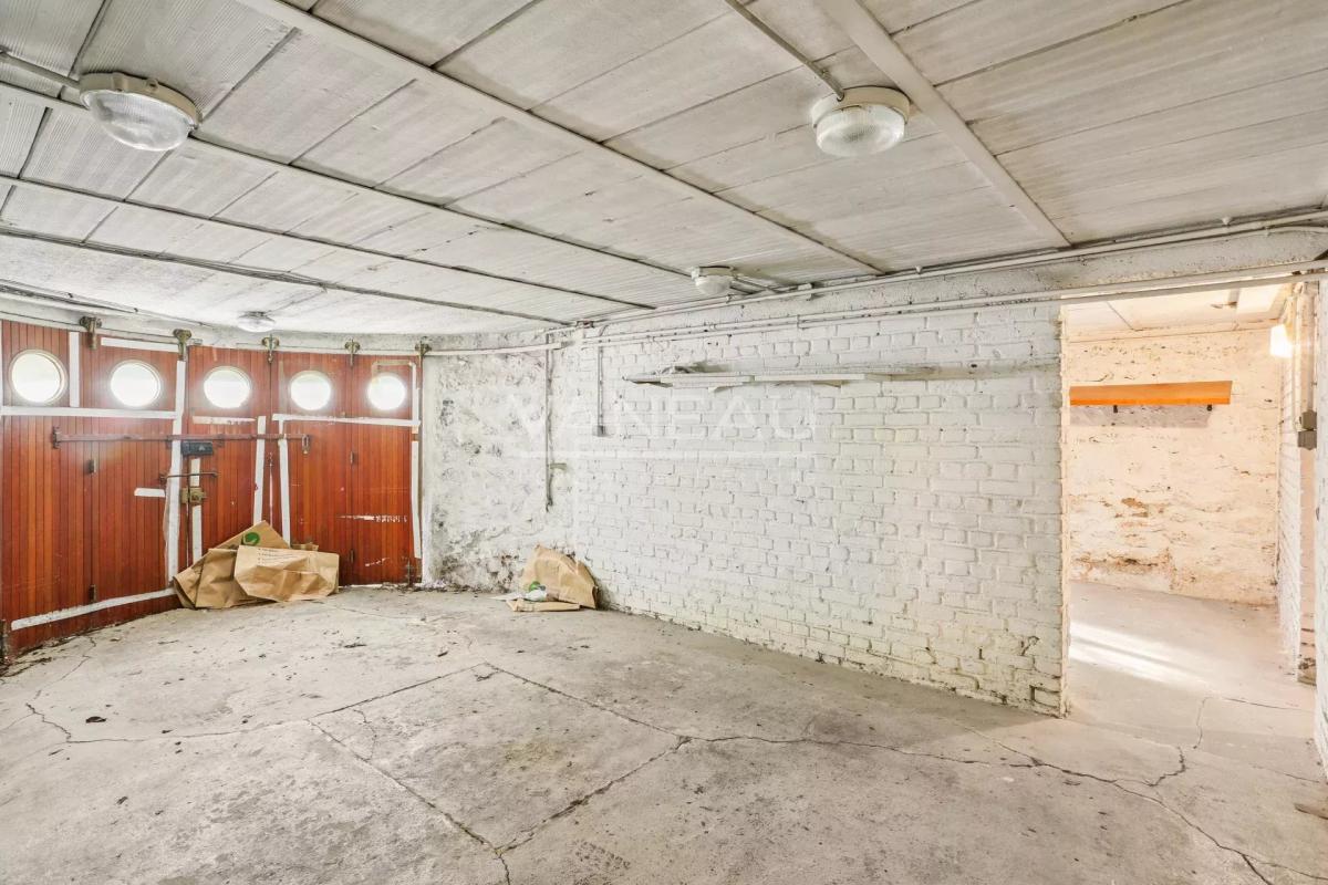 Sceaux (92330) - Villa de six pièces avec jardin fruitier -