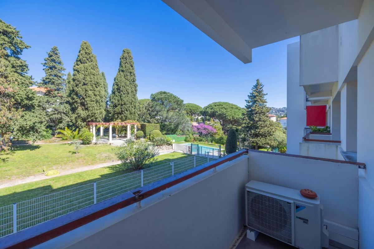 Cannes Petit Juas Appartement 3 pièces rénové vue mer à vendre