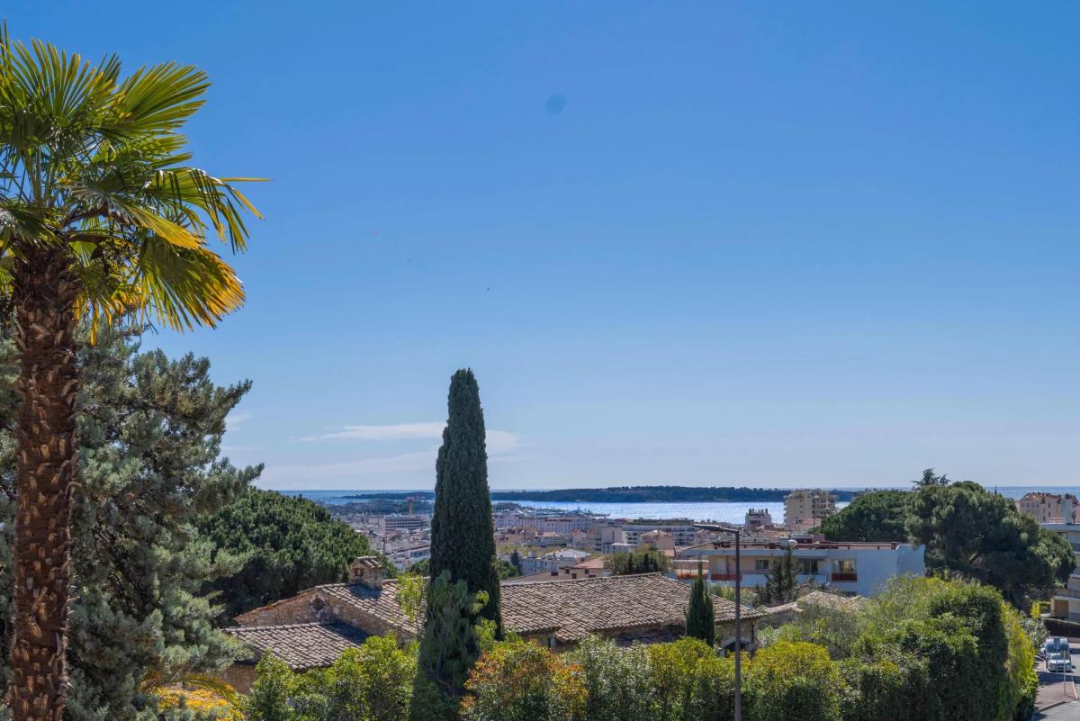 Cannes Petit Juas Appartement 3 pièces rénové vue mer à vendre