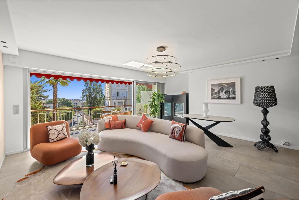 Cannes Petit Juas Appartement 3 pièces rénové vue mer à vendre