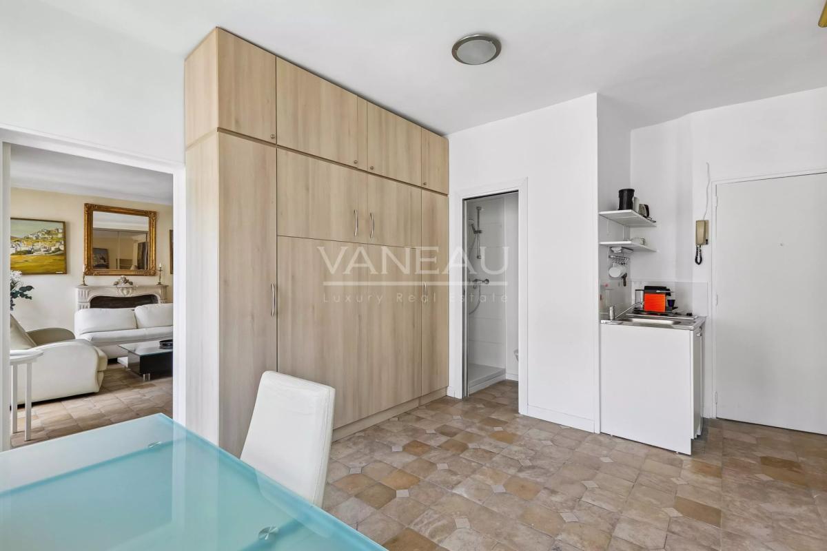 PARIS VIIe - quartier des antiquaires - 2 chambres