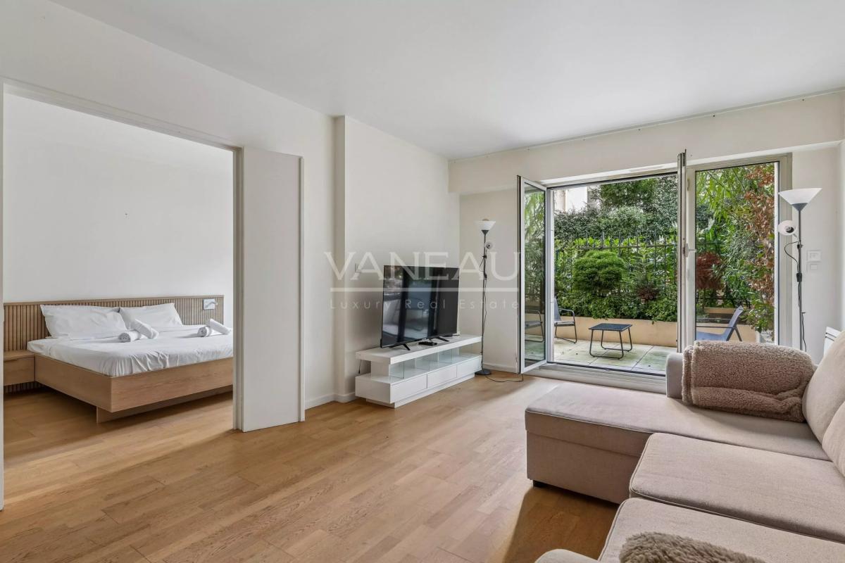 Paris XVIe - Muette - Rez de Jardin au calme absolu.