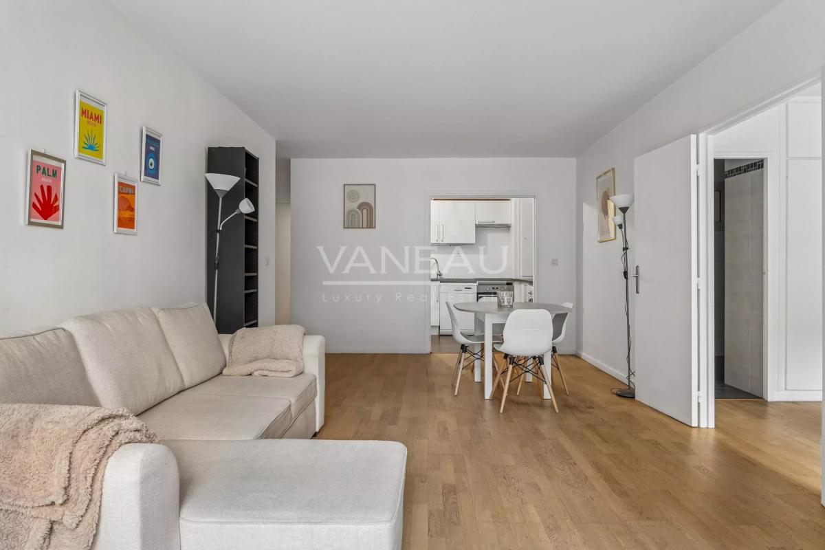 Paris XVIe - Muette - Rez de Jardin au calme absolu.