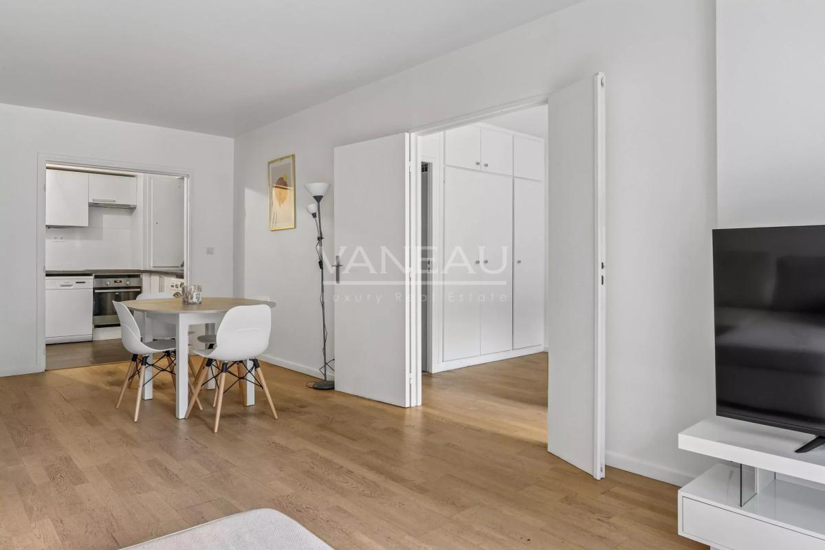 Paris XVIe - Muette - Rez de Jardin au calme absolu.