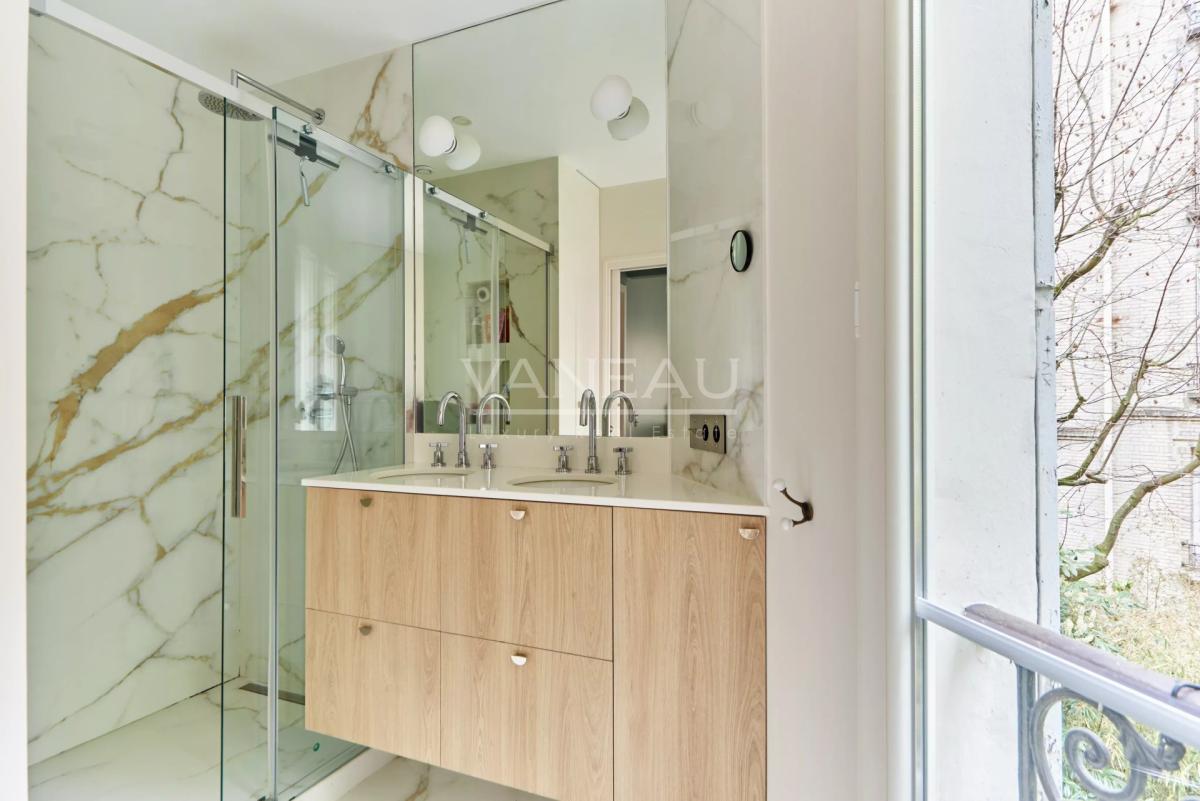 Paris XVIème - Appartement ancien rénové -