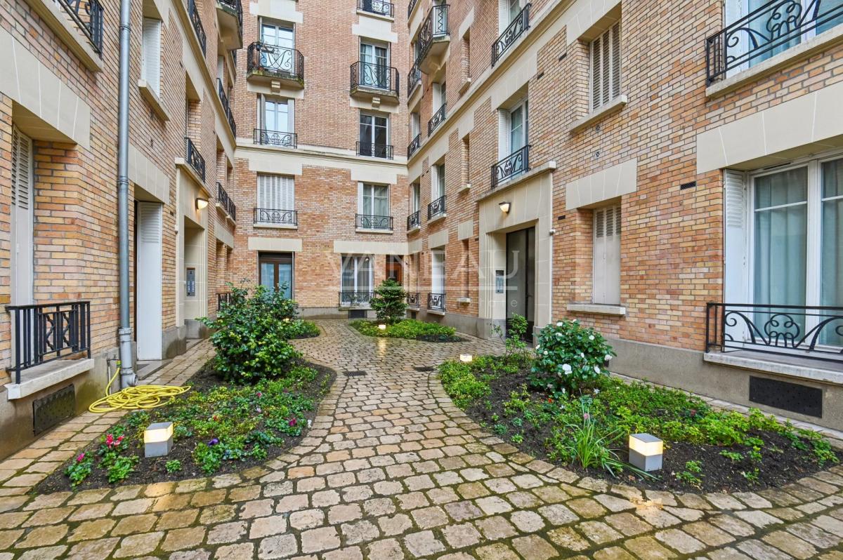 NEUILLY SUR SEINE - Exclusivité - Charme de l’ancien.