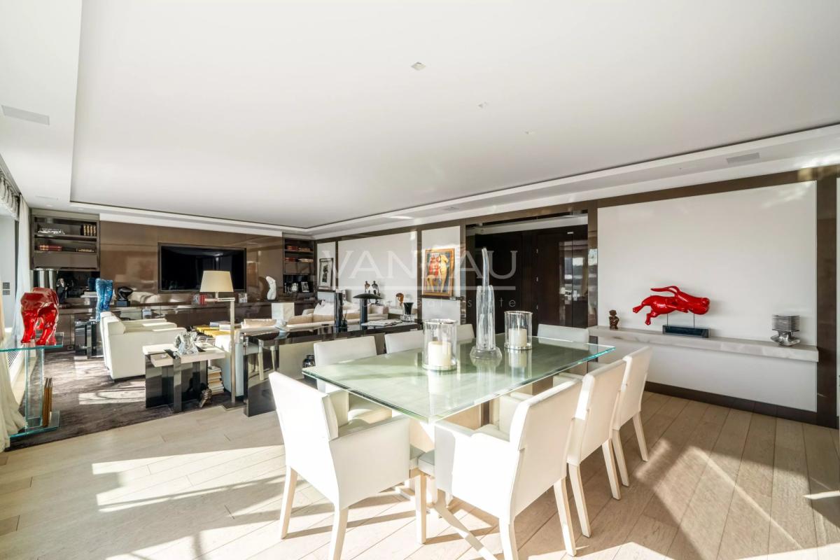 Paris XVIe - Henri Martin - Terrasse vue Tour Eiffel