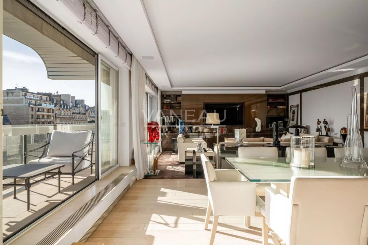 Paris XVIe - Henri Martin - Terrasse vue Tour Eiffel