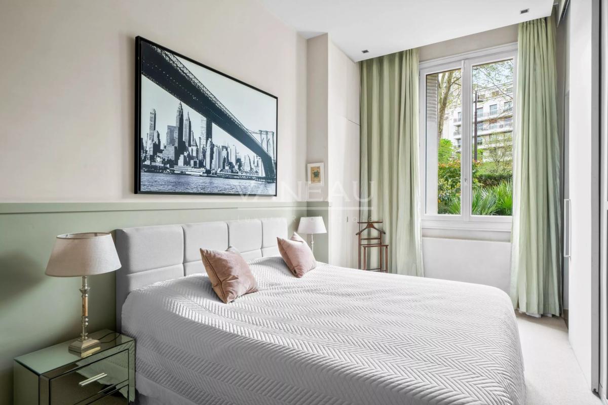 Paris XVIe - Henri Martin - Exceptionnel rez-de-jardin