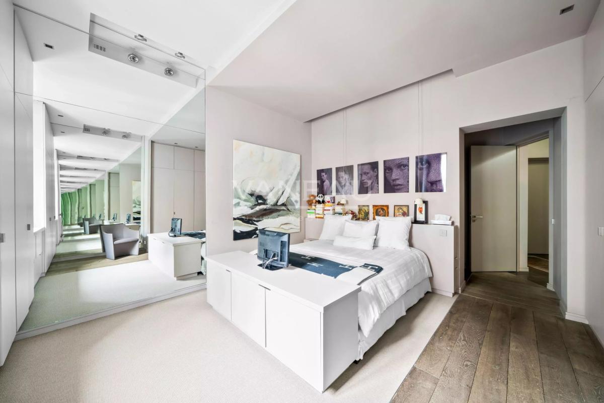 Paris XVIe - Henri Martin - Exceptionnel rez-de-jardin