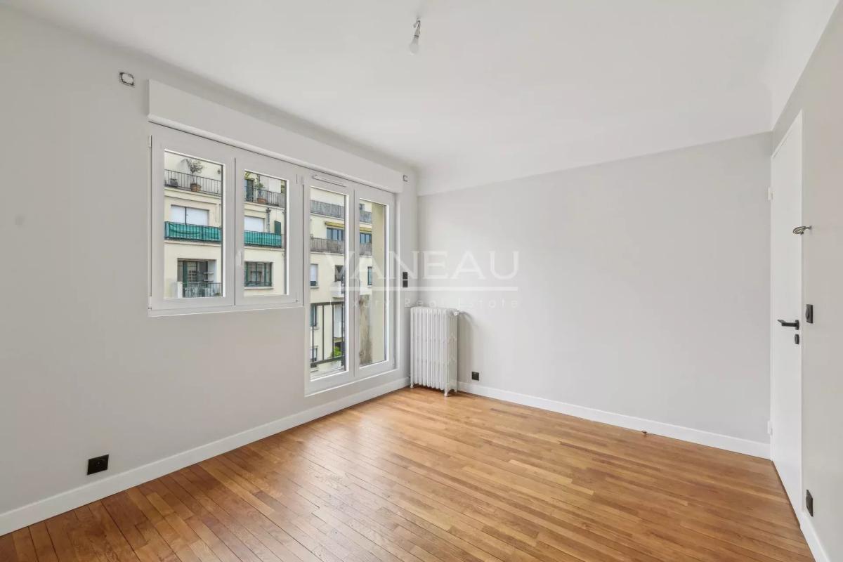 Paris VIIe - Champ de Mars / Quai Branly - 3 Pièces Dernier étag