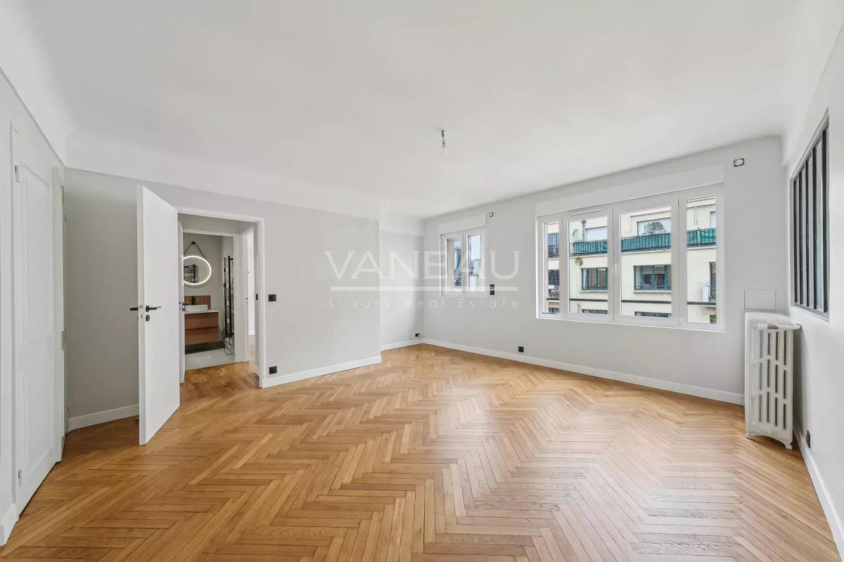 Paris VIIe - Champ de Mars / Quai Branly - 3 Pièces Dernier étag