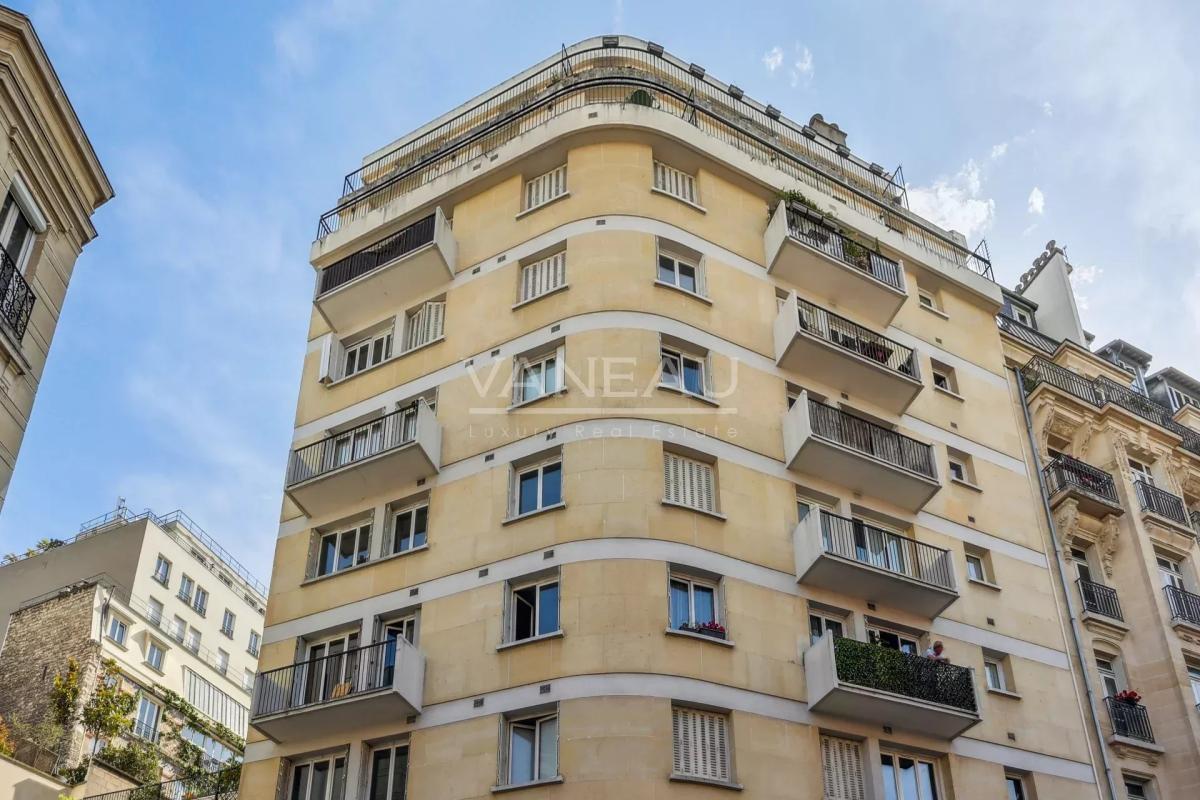 Paris XVe - Sèvres Lecourbe : Appartement dernier étage avec vue