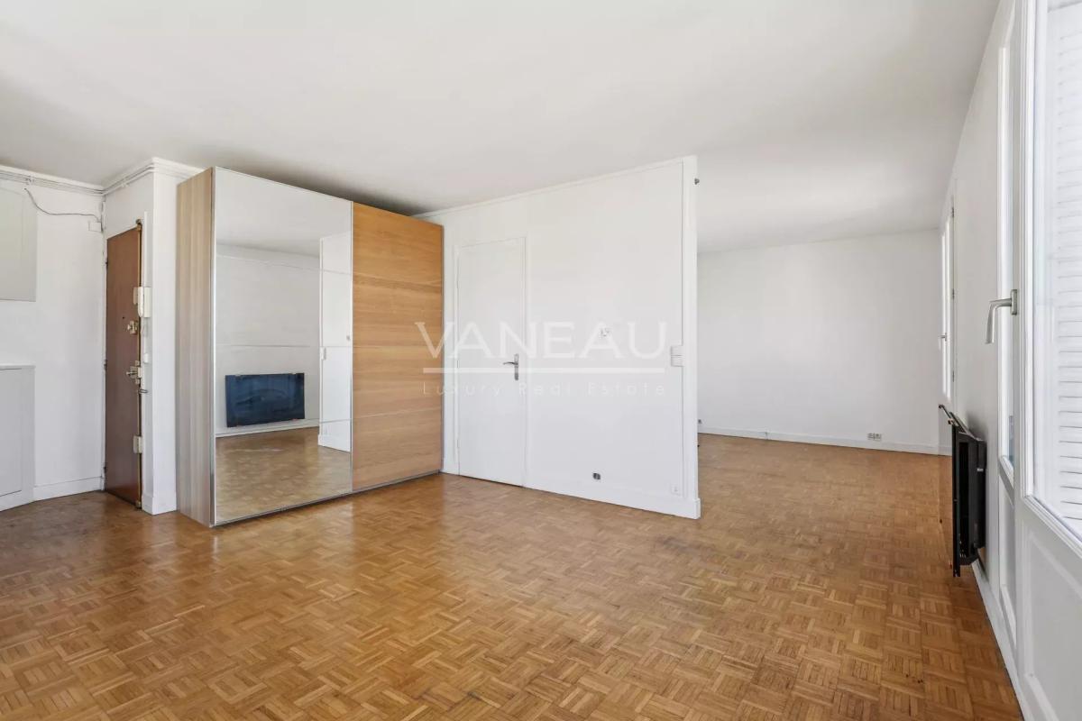 Paris XVe - Sèvres Lecourbe : Appartement dernier étage avec vue