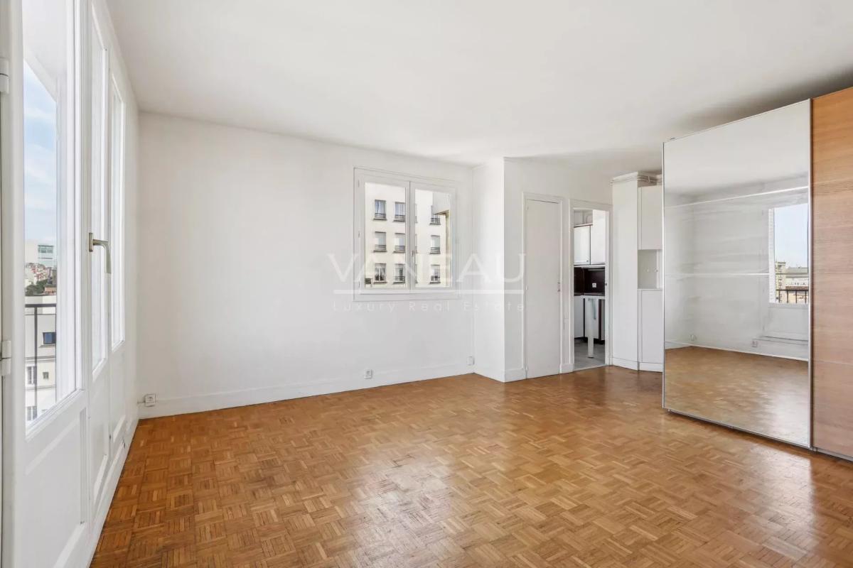 Paris XVe - Sèvres Lecourbe : Appartement dernier étage avec vue