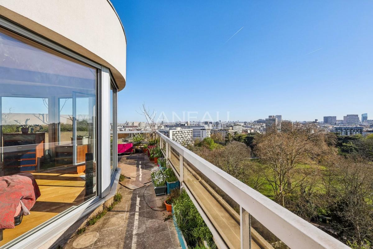 Paris XIVe : Parc Montsouris : Duplex au dernier étage avec terr