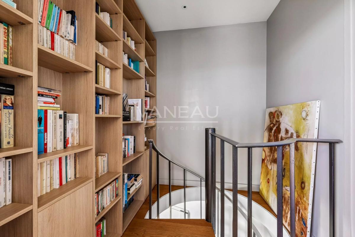 Paris XIVe : Parc Montsouris : Duplex au dernier étage avec terr