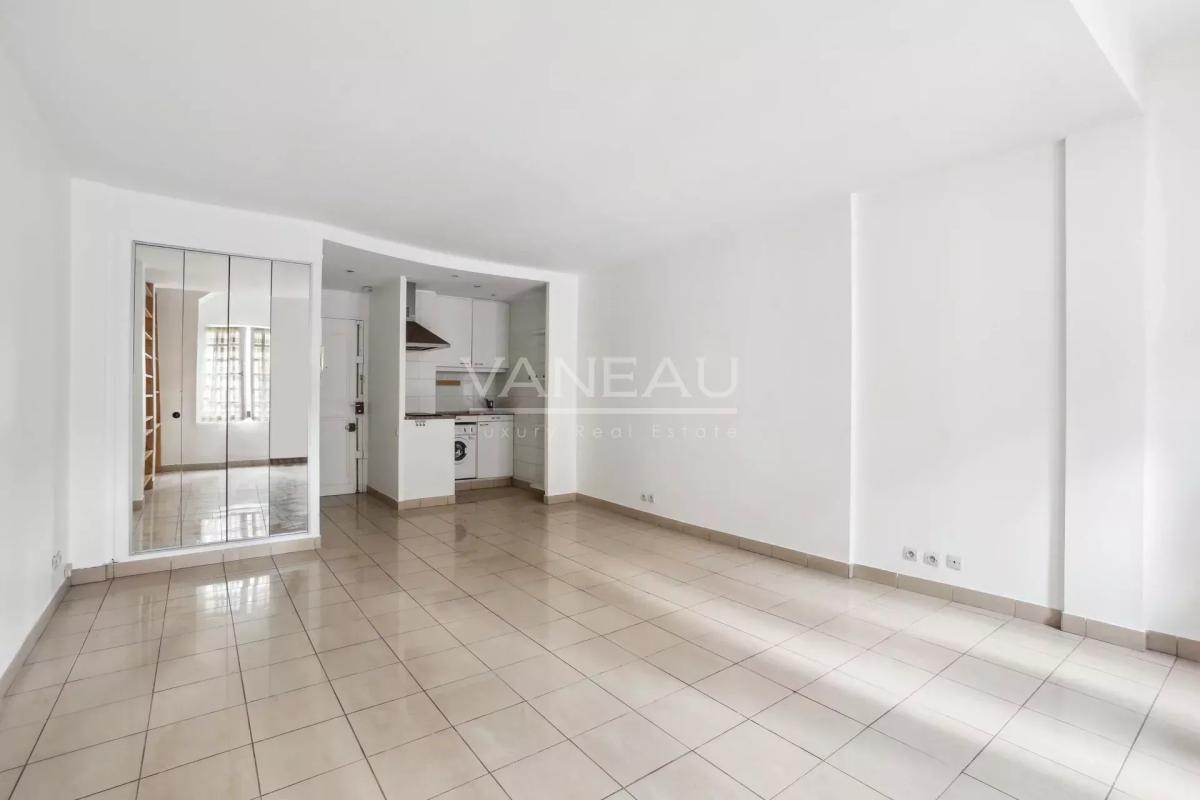 PARIS 3e - MARAIS - Grand studio