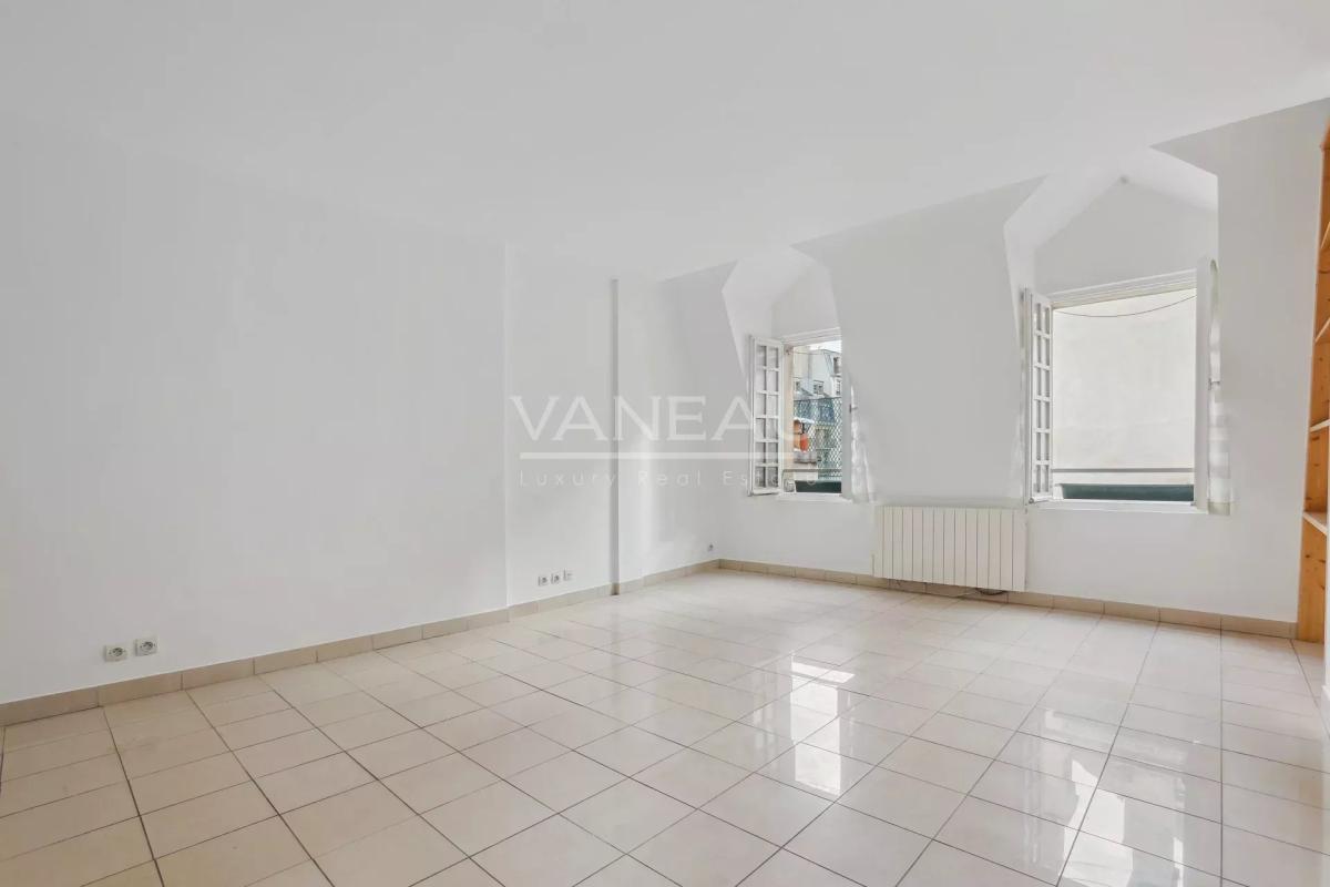 PARIS 3e - MARAIS - Grand studio