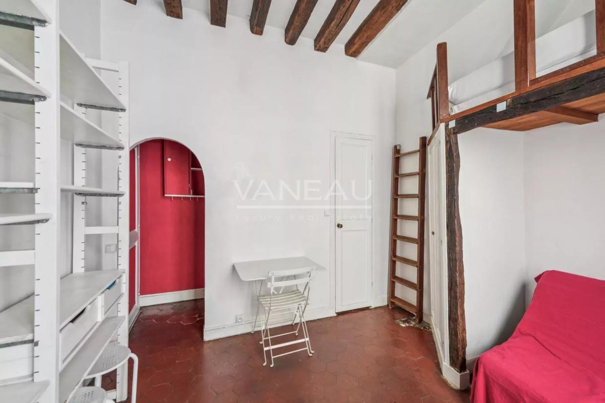 Paris 4ème - MUSEE CARNAVALET- STUDIO