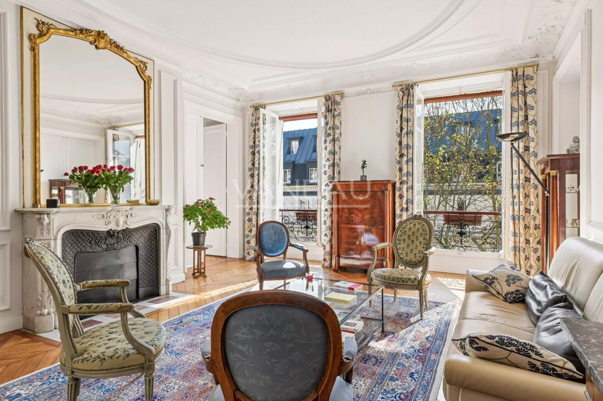 Paris IXe - Europe/ rue de Milan - 6 pièces, 4 chambres - Standi