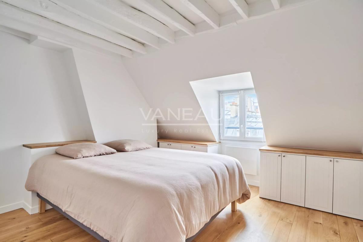 Paris 9e Trinité 3 pièces Meublé refait à neuf