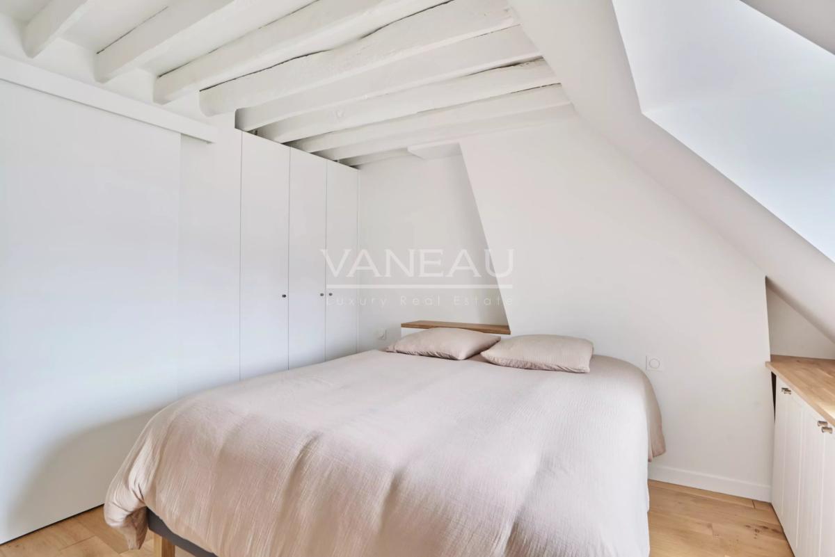 Paris 9e Trinité 3 pièces Meublé refait à neuf